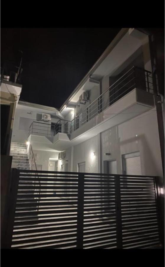 Όμορφο Δυάρι Με Βεράντα.! Apartment Kalamata Luaran gambar