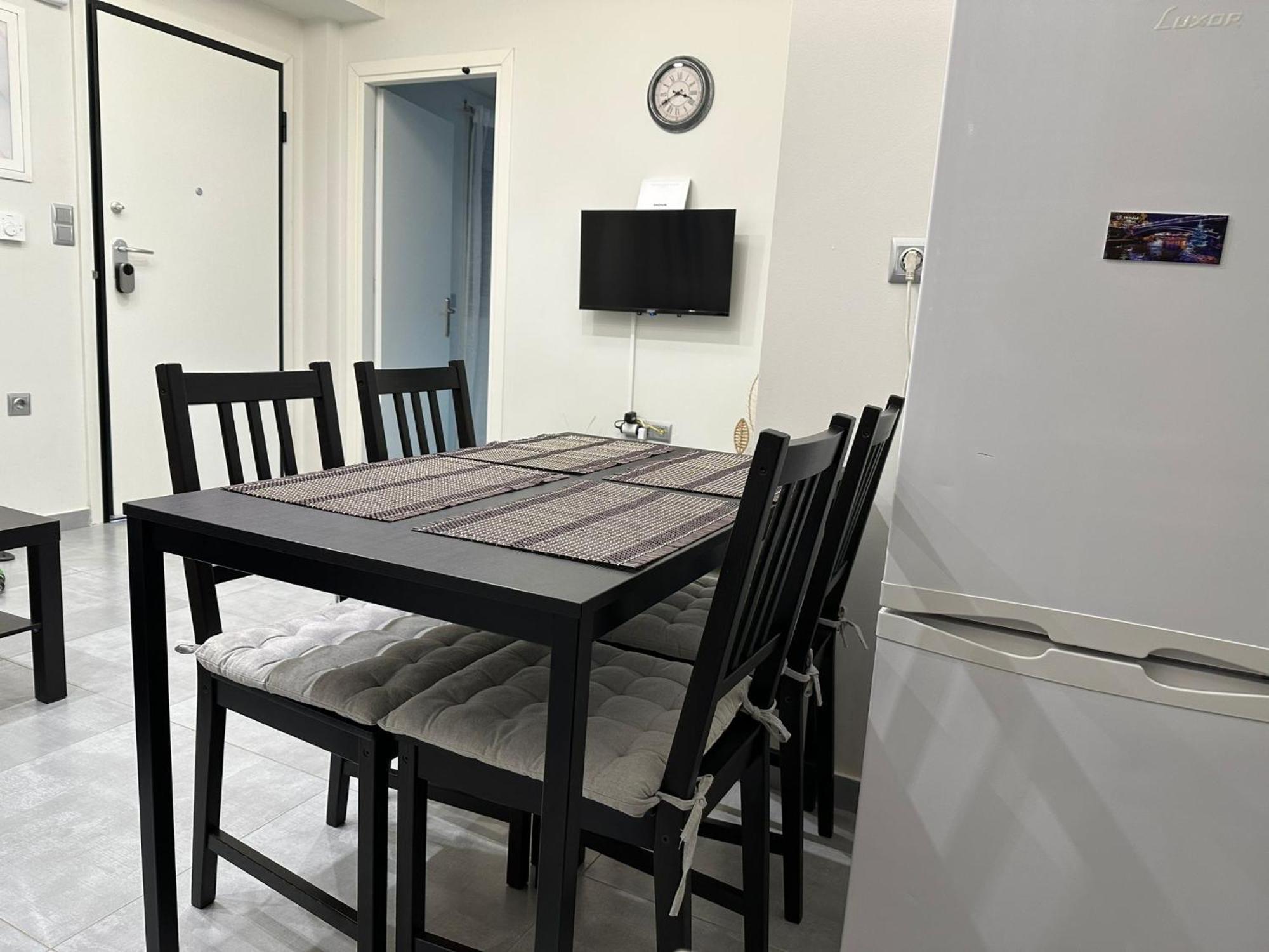 Όμορφο Δυάρι Με Βεράντα.! Apartment Kalamata Luaran gambar
